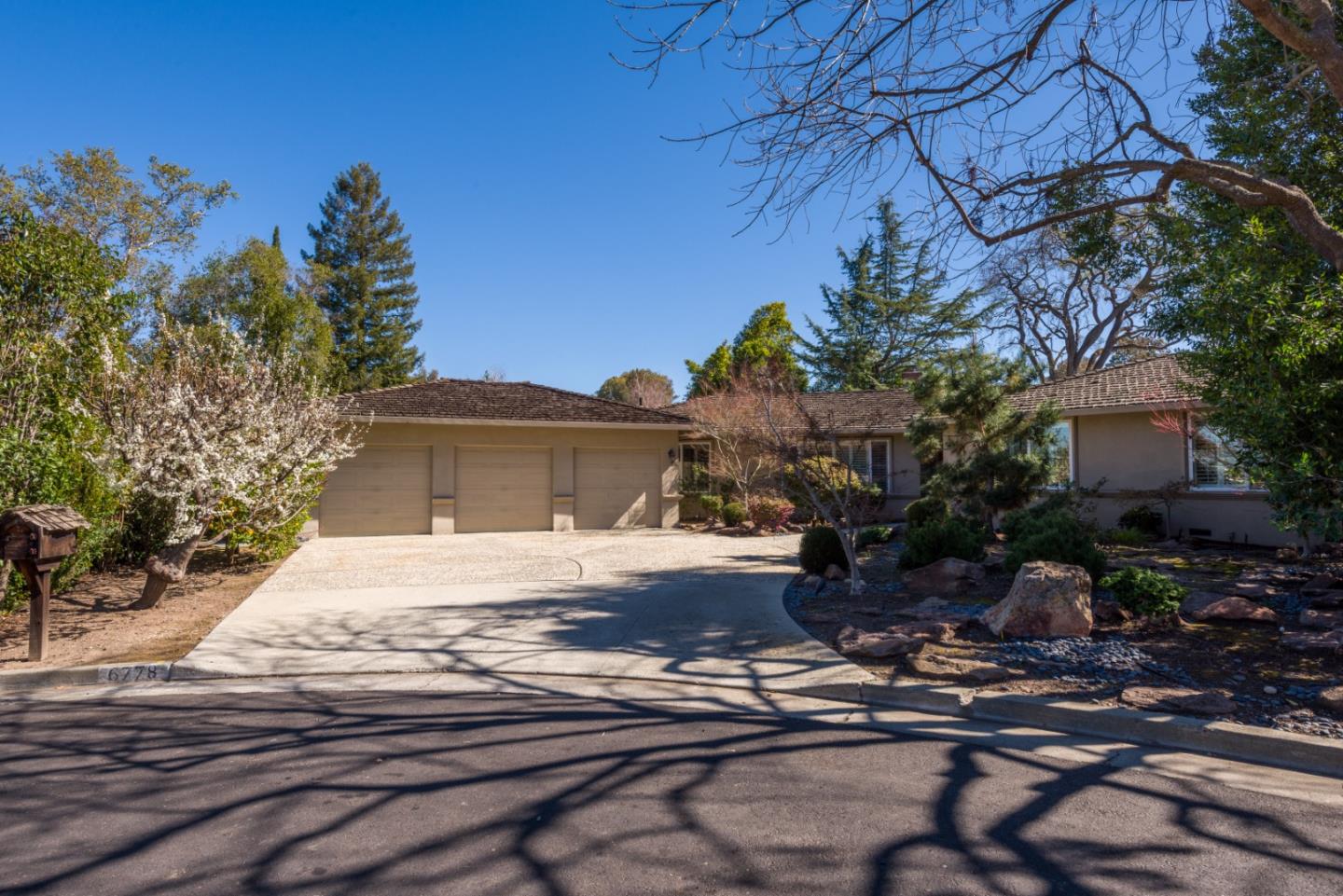 Detail Gallery Image 1 of 1 For 6778 Crystal Springs Ct, San Jose,  CA 95120 - 4 Beds | 2/1 Baths