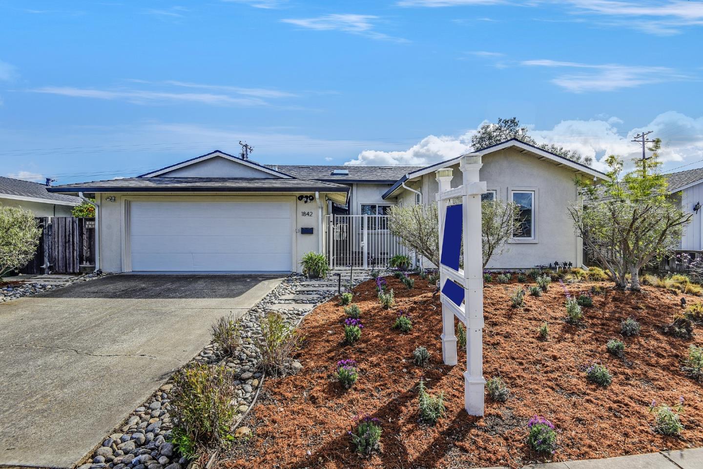 Detail Gallery Image 1 of 1 For 1842 Rosswood Dr, San Jose,  CA 95124 - 4 Beds | 2/1 Baths