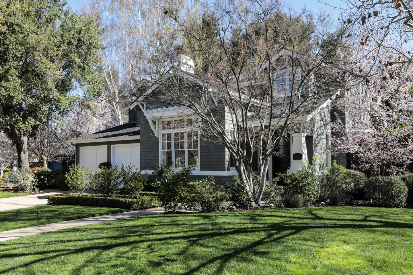 Detail Gallery Image 1 of 1 For 2 Brady Pl, Menlo Park,  CA 94025 - 4 Beds | 3/1 Baths