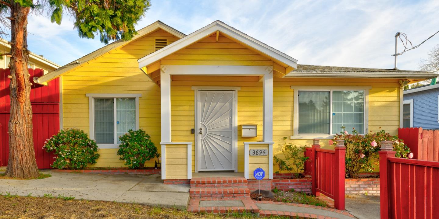 Detail Gallery Image 1 of 1 For 3894 Loma Vista Ave, Oakland,  CA 94619 - 4 Beds | 2 Baths