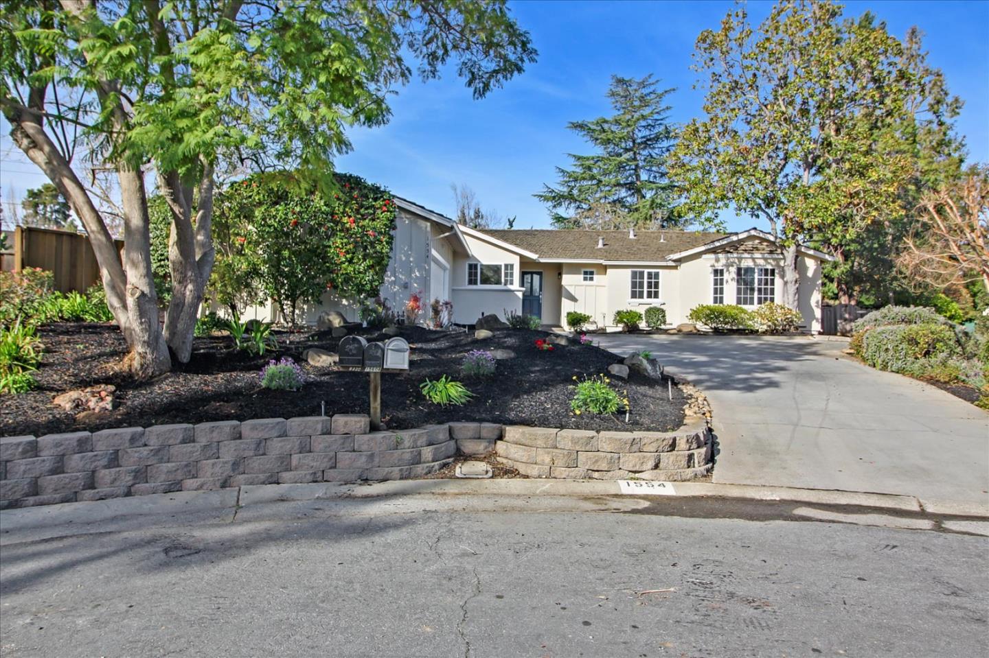 Detail Gallery Image 1 of 1 For 1554 Honeysuckle Pl, Los Altos,  CA 94024 - 4 Beds | 2 Baths