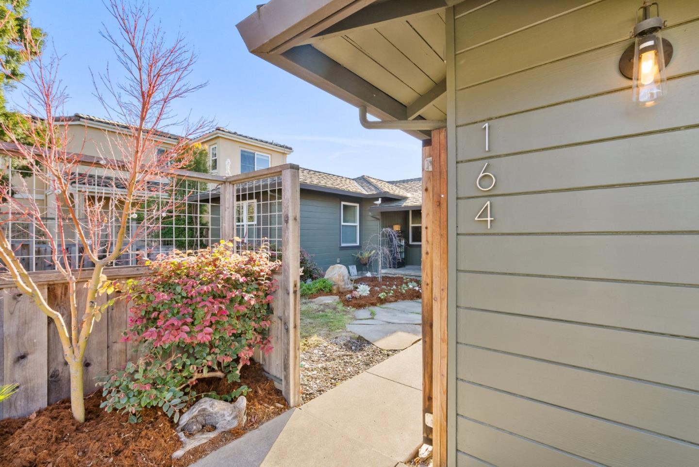 Detail Gallery Image 1 of 1 For 164 Belvedere Ter, Santa Cruz,  CA 95062 - 3 Beds | 2/1 Baths