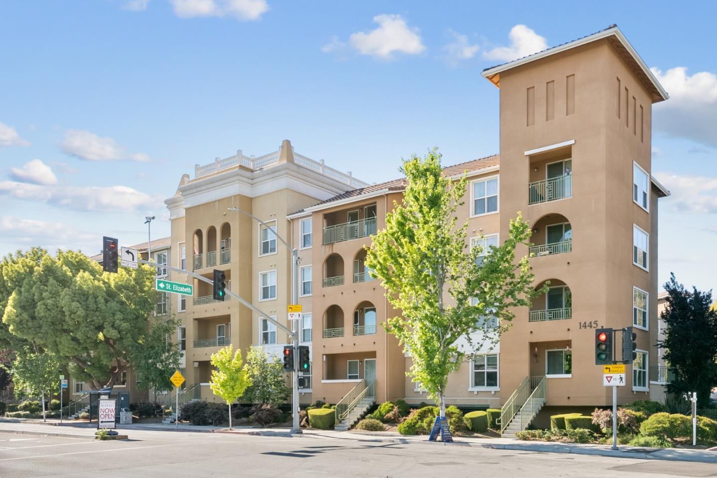 Detail Gallery Image 1 of 1 For 1445 Fruitdale Ave #103,  San Jose,  CA 95128 - 2 Beds | 2 Baths