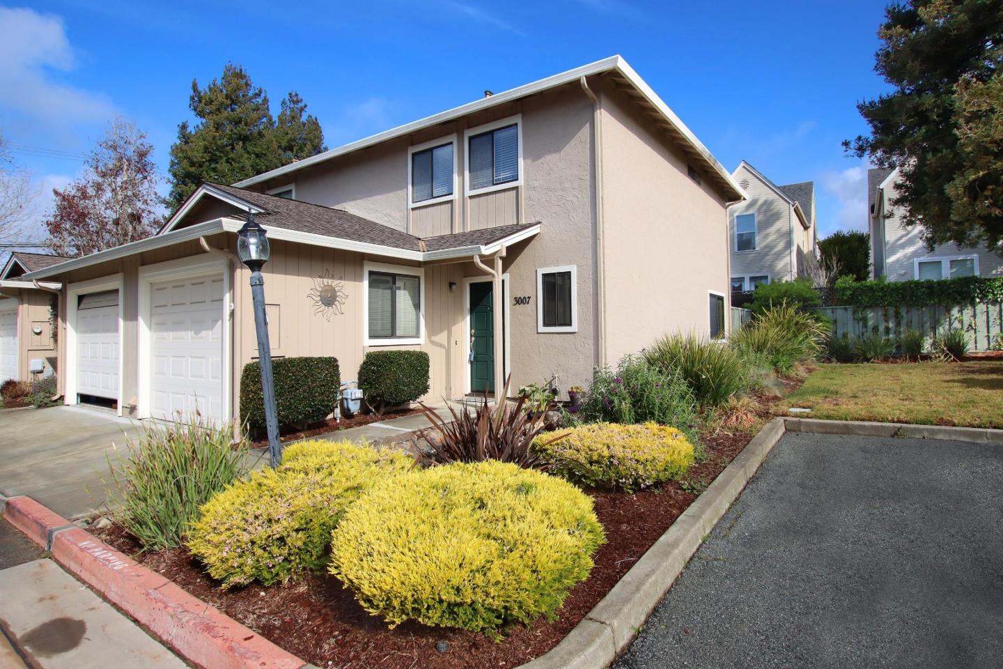 Detail Gallery Image 1 of 1 For 3007 Buckingham Ln #27,  Santa Cruz,  CA 95062 - 2 Beds | 1/1 Baths