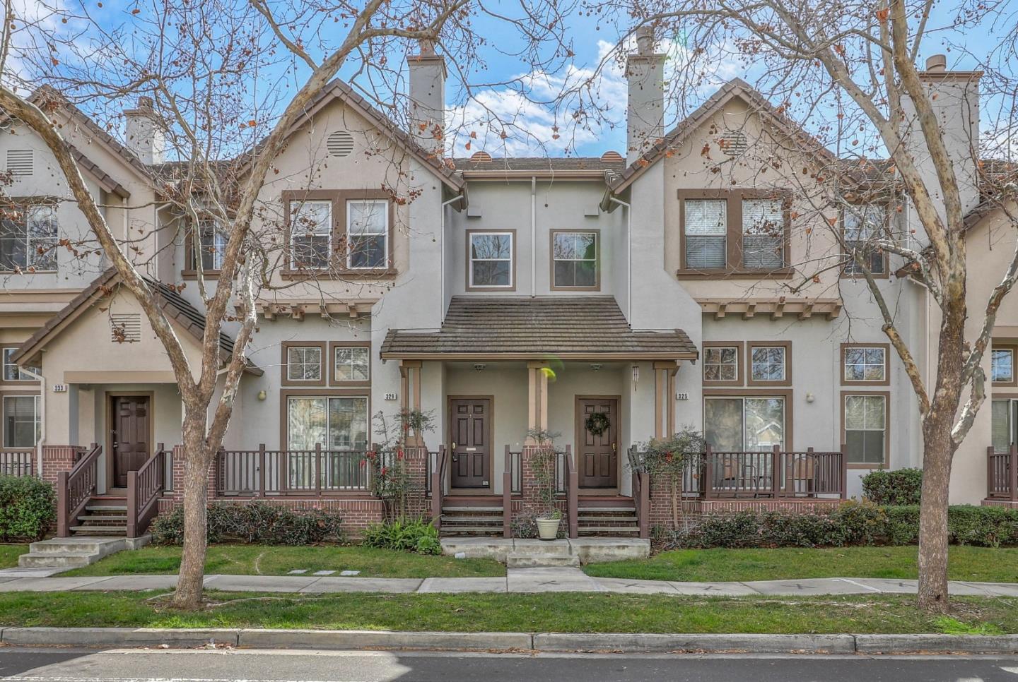 Detail Gallery Image 1 of 1 For 329 Whisman Station Dr, Mountain View,  CA 94043 - 2 Beds | 2/1 Baths