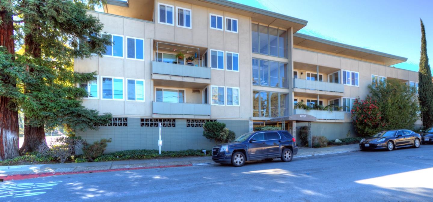 Detail Gallery Image 1 of 1 For 1700 San Carlos Ave #202,  San Carlos,  CA 94070 - 2 Beds | 2 Baths