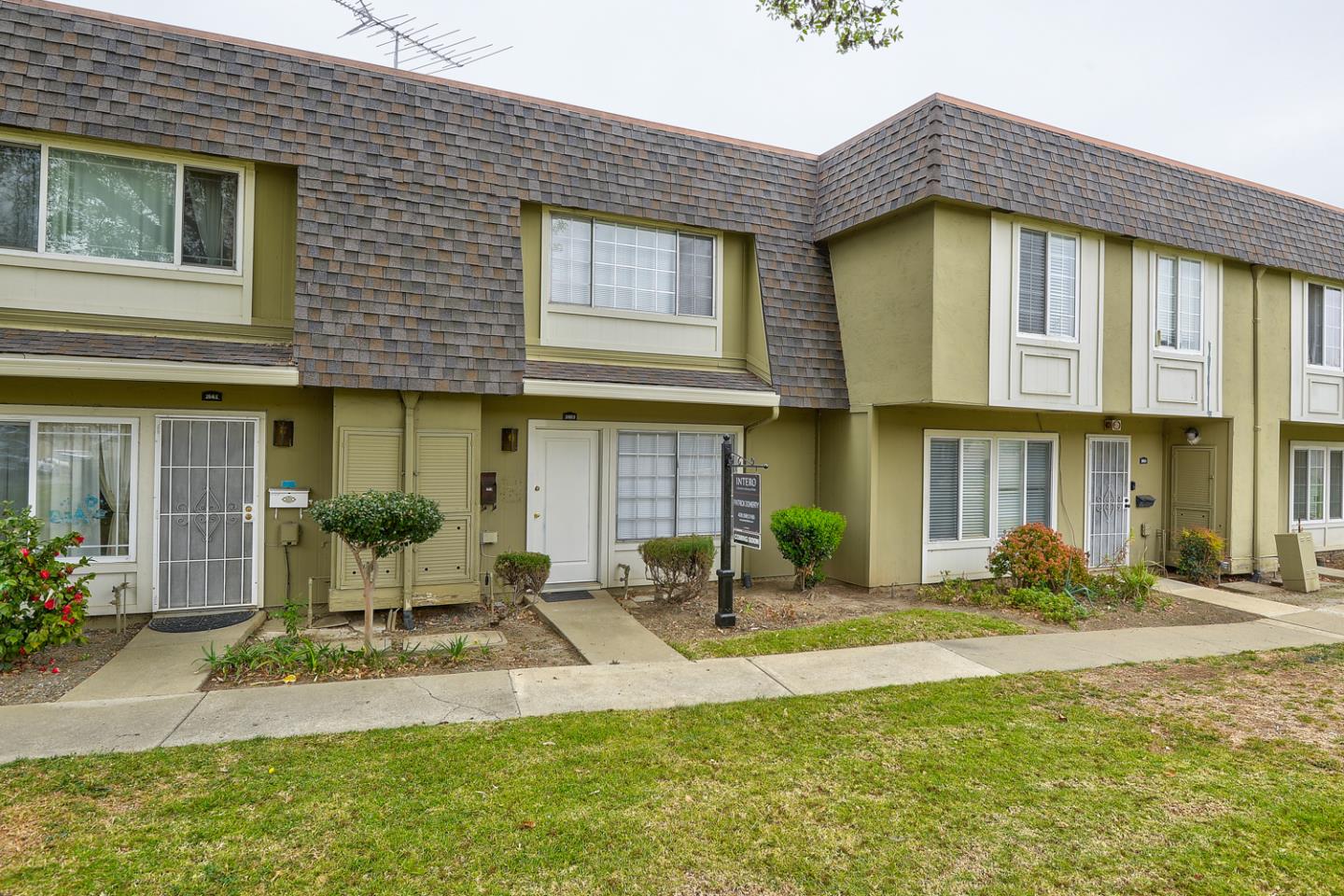 Detail Gallery Image 1 of 1 For 2663 Ponselle Ct, San Jose,  CA 95121 - 2 Beds | 1/1 Baths