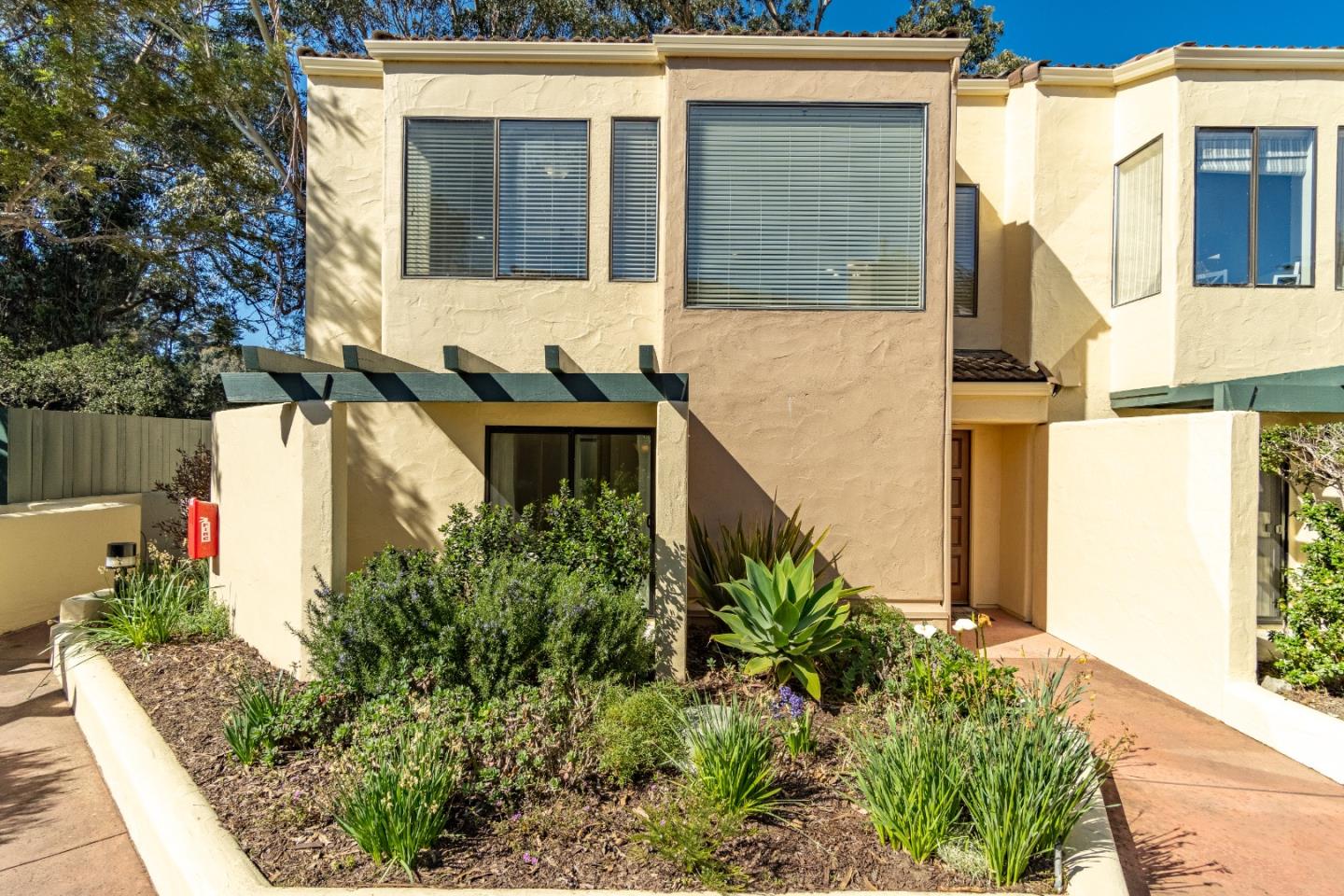 Detail Gallery Image 1 of 1 For 7 via Joaquin #1,  Monterey,  CA 93940 - 3 Beds | 2/1 Baths