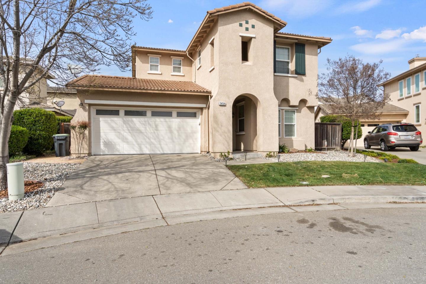 Detail Gallery Image 1 of 1 For 2454 White Dr, Fairfield,  CA 94533 - 3 Beds | 2/1 Baths