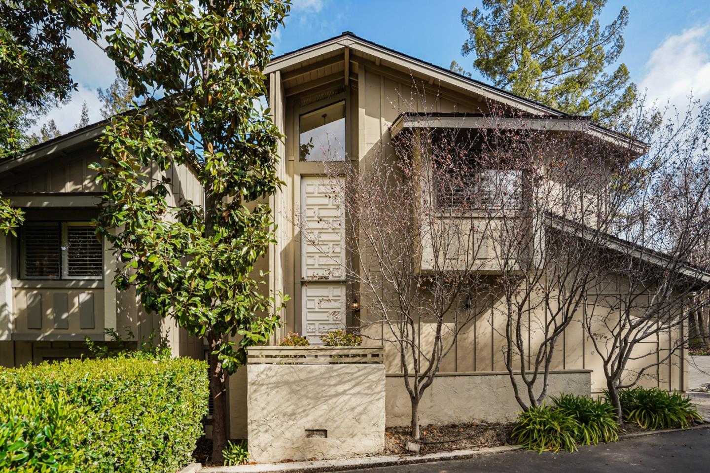 Detail Gallery Image 1 of 1 For 616 Sand Hill Cir #616,  Menlo Park,  CA 94025 - 3 Beds | 2/1 Baths