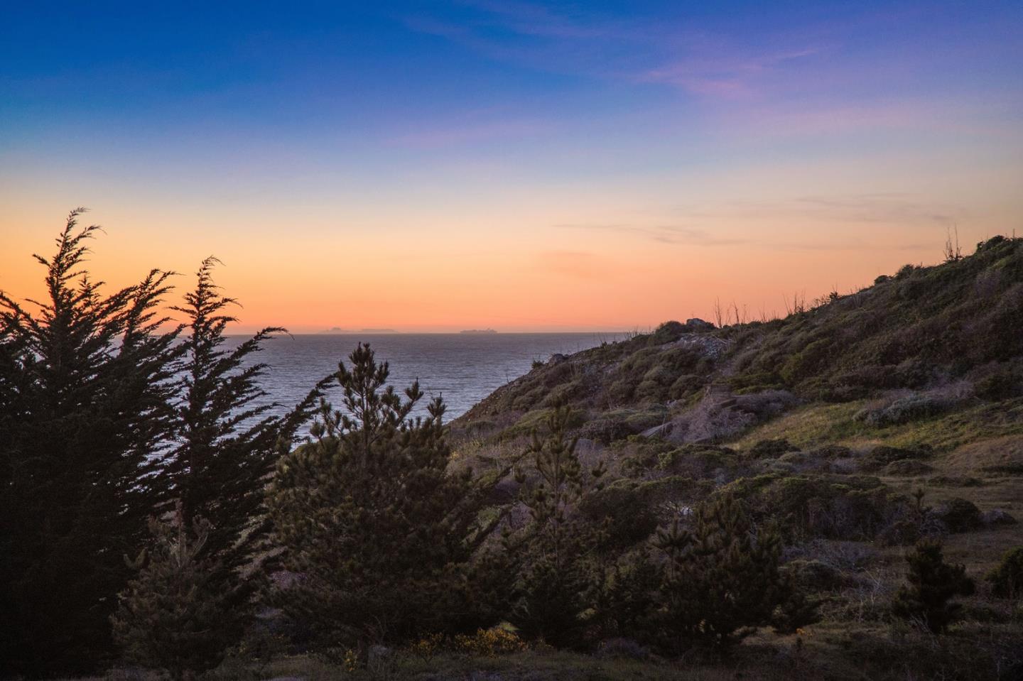 Detail Gallery Image 1 of 1 For 400 Copeland St, Pacifica,  CA 94044 - 2 Beds | 2 Baths