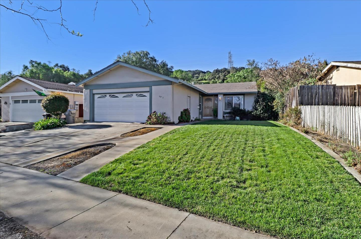 Detail Gallery Image 1 of 1 For 6917 Heaton Moor Dr, San Jose,  CA 95119 - 4 Beds | 2 Baths