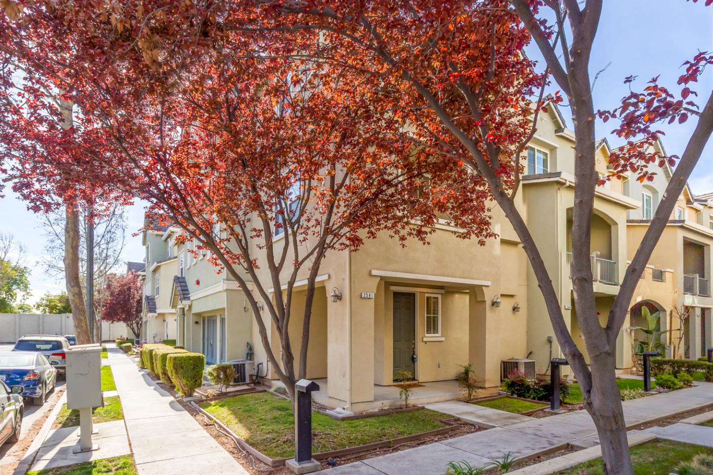 Detail Gallery Image 1 of 1 For 2581 Heron Ct, San Jose,  CA 95133 - 2 Beds | 2/1 Baths