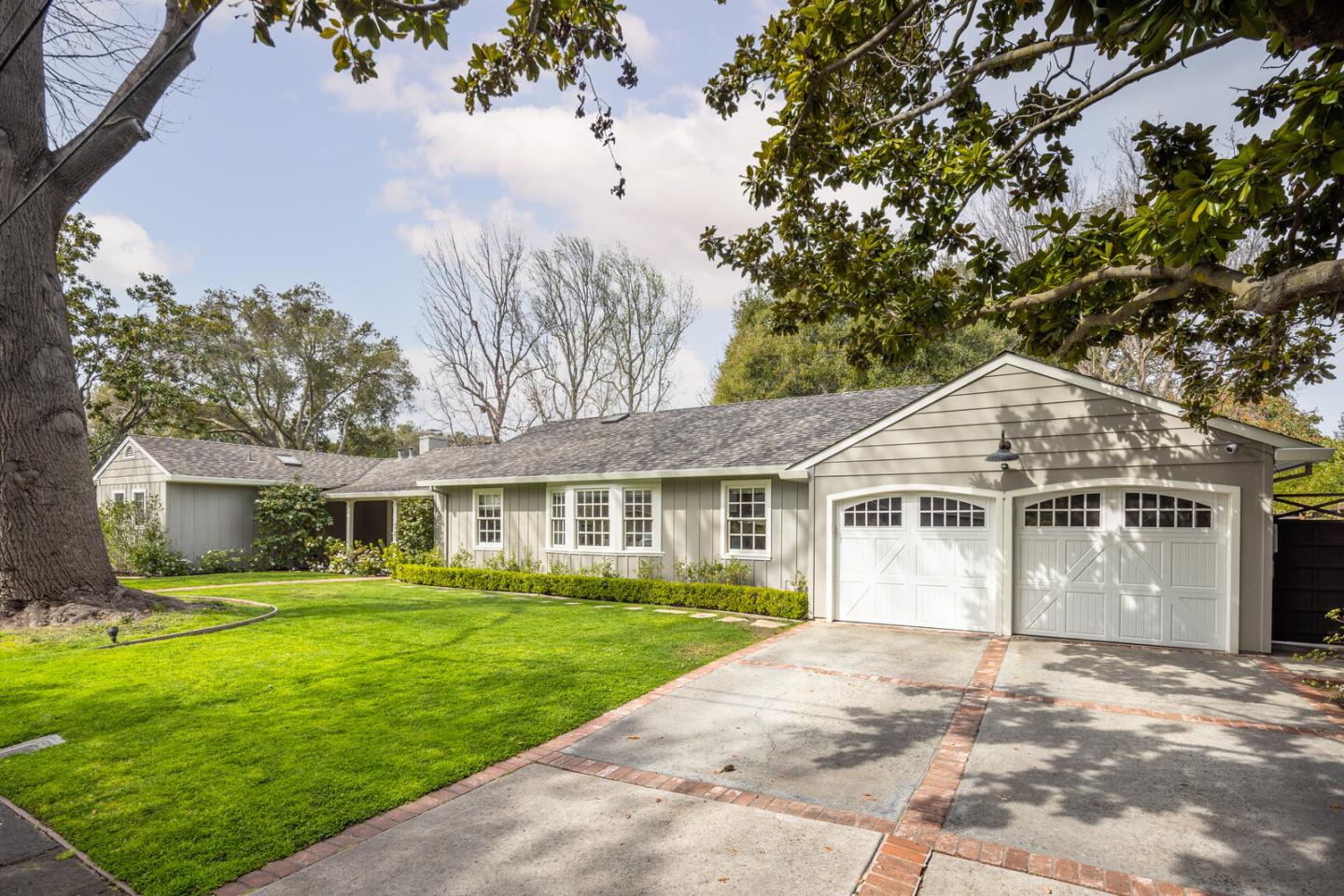 Detail Gallery Image 1 of 1 For 1 Hermosa Pl, Menlo Park,  CA 94025 - 4 Beds | 3 Baths