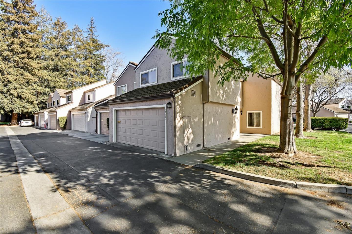 Detail Gallery Image 1 of 1 For 2505 Royalridge Way, Santa Clara,  CA 95051 - 3 Beds | 2/1 Baths