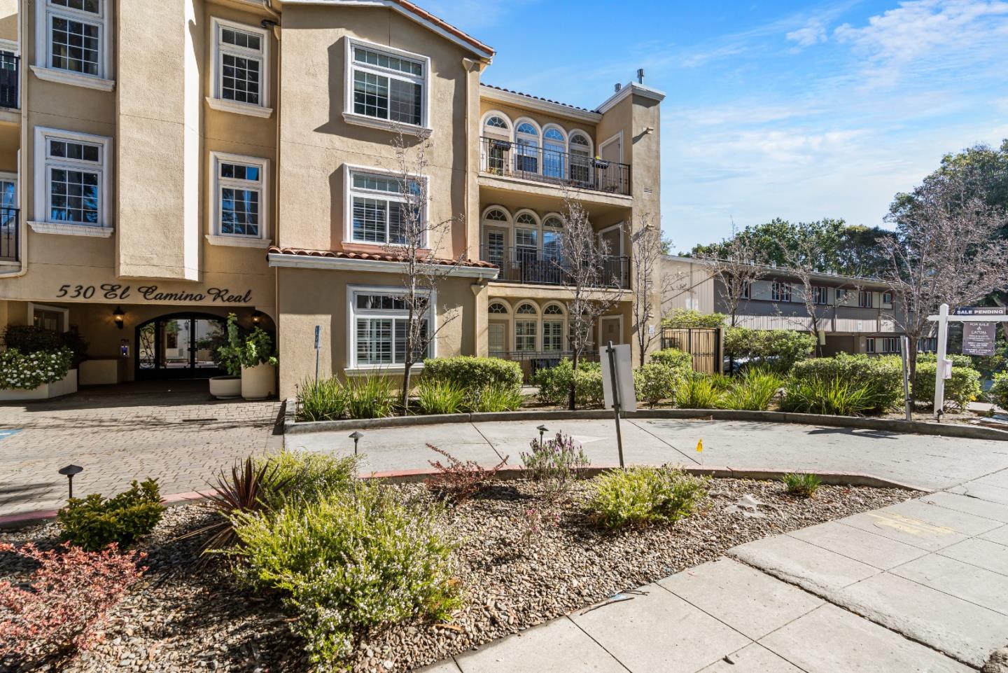 Detail Gallery Image 1 of 1 For 530 El Camino Real #110,  Burlingame,  CA 94010 - 2 Beds | 2 Baths