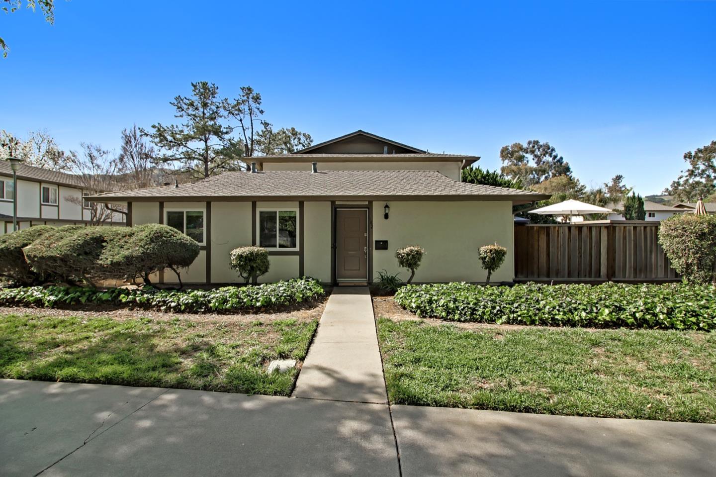 Detail Gallery Image 1 of 1 For 182 Oak Brook Cir Cl,  San Jose,  CA 95139 - 2 Beds | 1 Baths