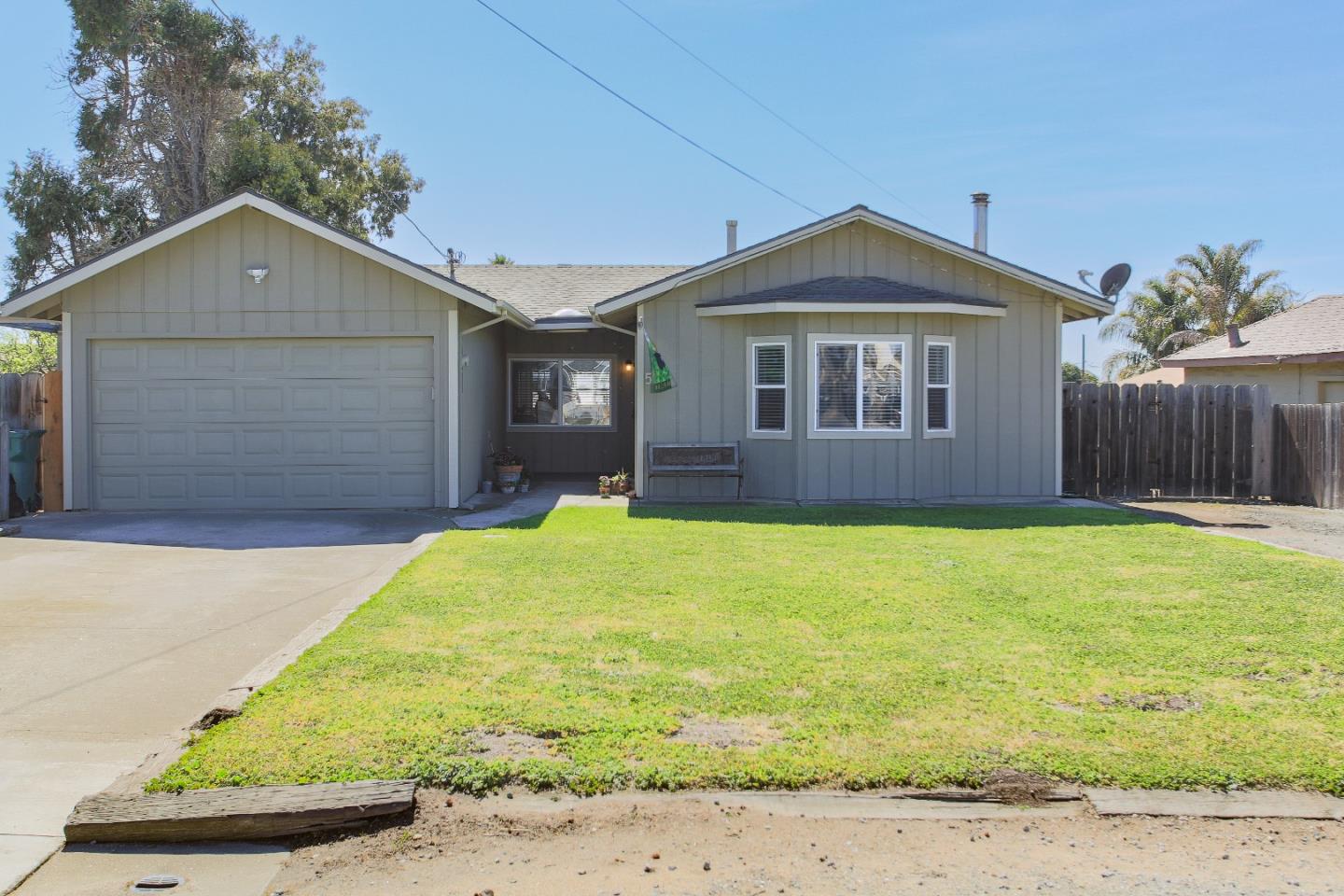 Detail Gallery Image 1 of 1 For 5 Newlyn St, Salinas,  CA 93906 - 3 Beds | 2 Baths