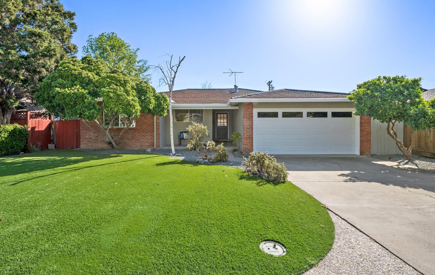 Detail Gallery Image 1 of 1 For 232 Barbara Dr, Los Gatos,  CA 95032 - 4 Beds | 2 Baths