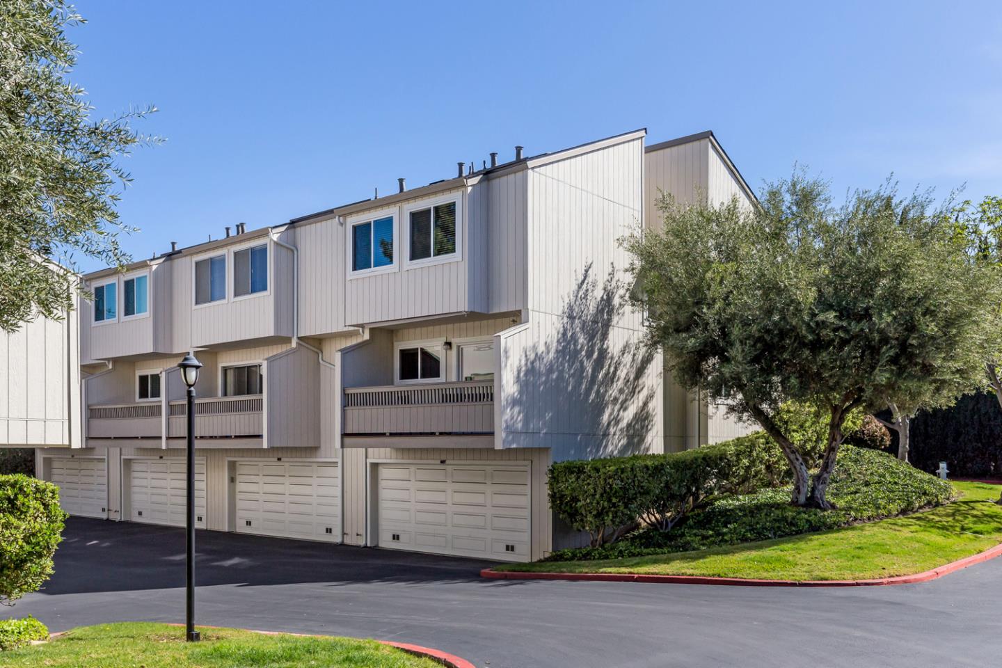 Detail Gallery Image 1 of 1 For 667 E Garland Ter, Sunnyvale,  CA 94086 - 3 Beds | 2/1 Baths