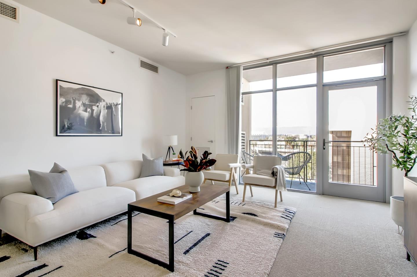 Detail Gallery Image 1 of 1 For 175 W Saint James St #805,  San Jose,  CA 95110 - 1 Beds | 1 Baths