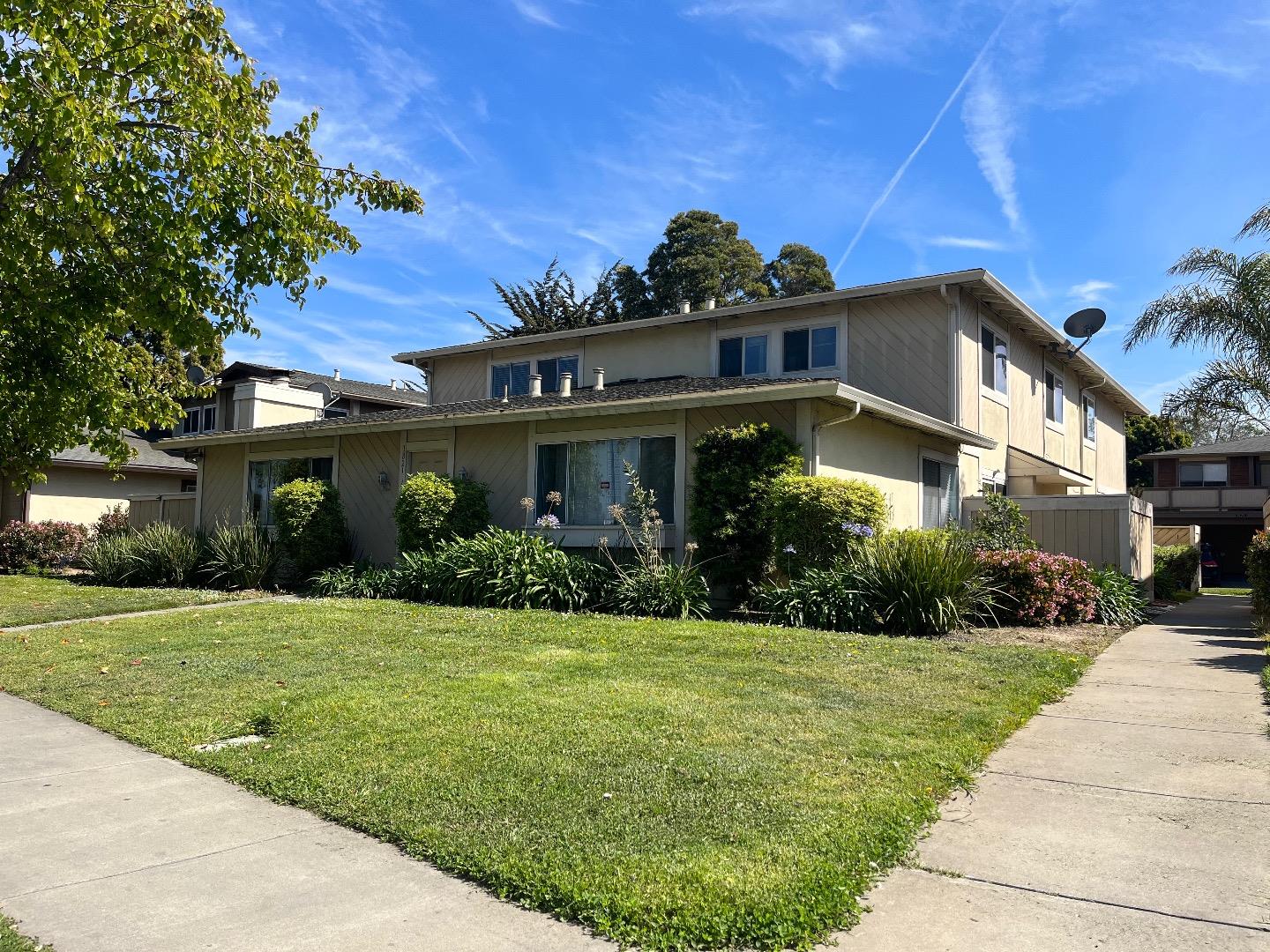 Detail Gallery Image 1 of 1 For 1821 Cherokee Dr #2,  Salinas,  CA 93906 - 3 Beds | 1/1 Baths