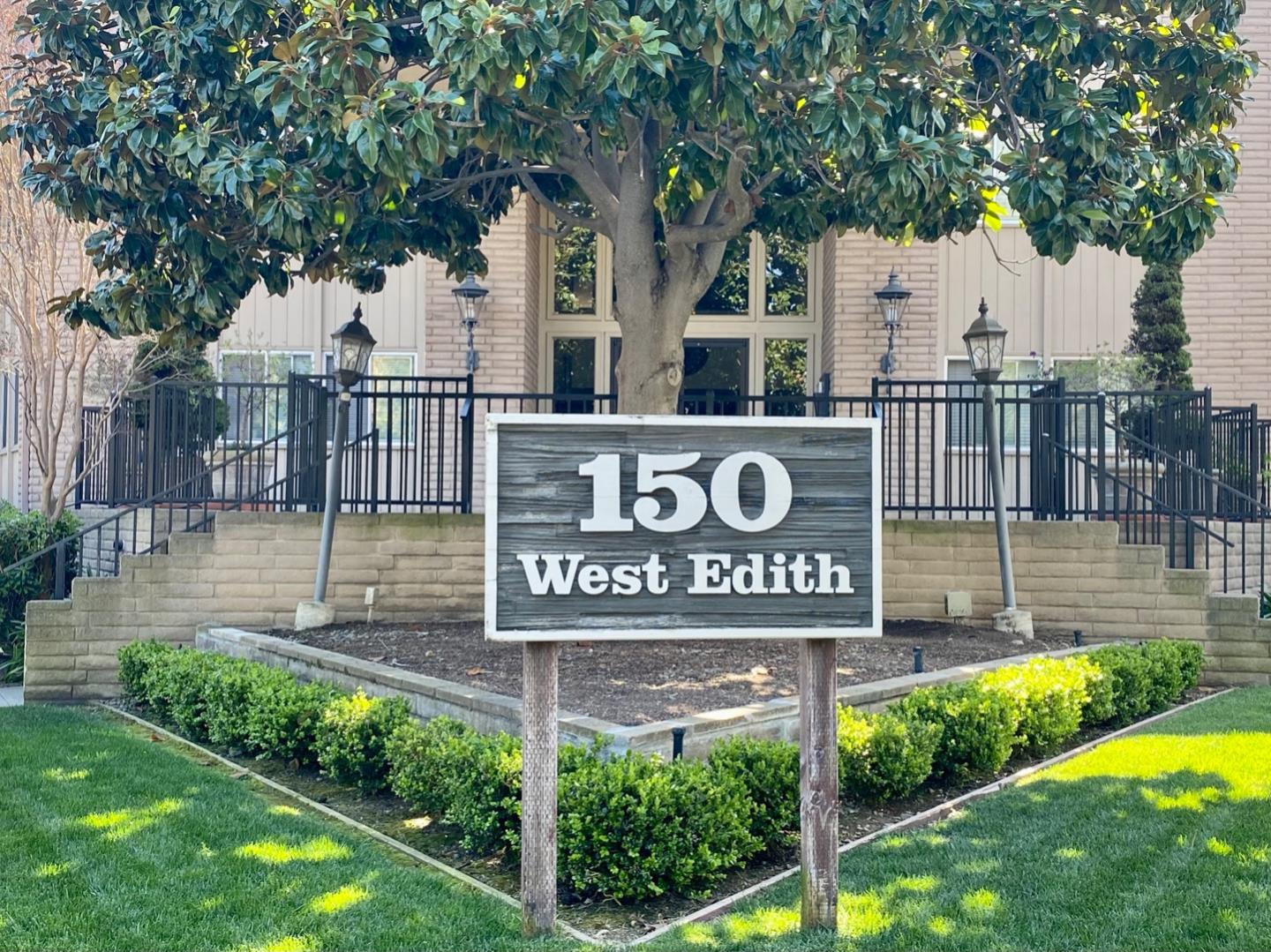 Detail Gallery Image 1 of 1 For 150 W Edith Ave #15,  Los Altos,  CA 94022 - 2 Beds | 2 Baths