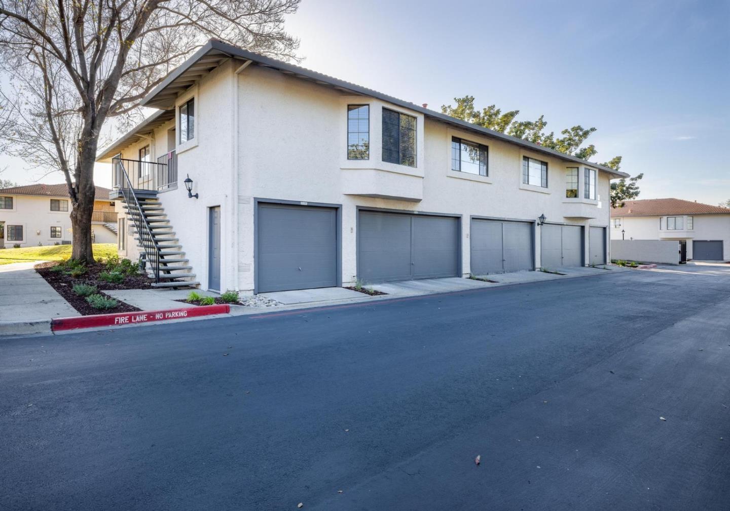 Detail Gallery Image 1 of 1 For 90 Kenbrook Cir, San Jose,  CA 95111 - 1 Beds | 1 Baths