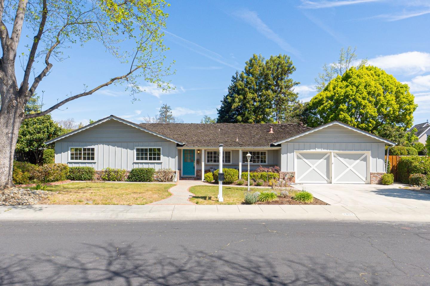 Detail Gallery Image 1 of 1 For 2453 Emerson St, Palo Alto,  CA 94301 - 4 Beds | 2 Baths