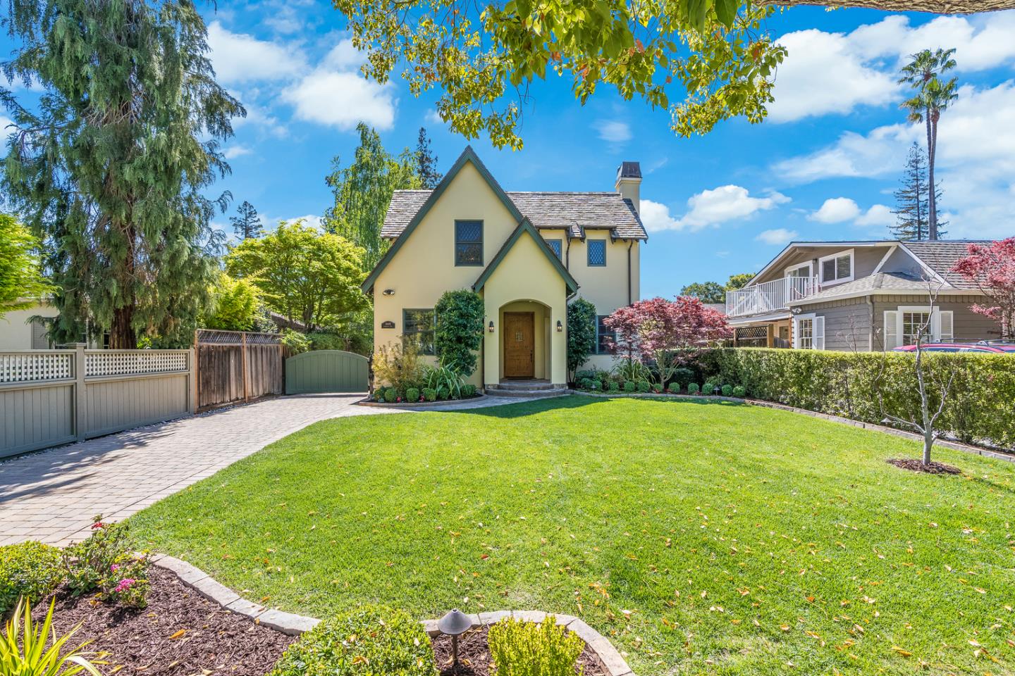 Detail Gallery Image 1 of 1 For 16688 Magneson Loop, Los Gatos,  CA 95032 - 5 Beds | 5 Baths