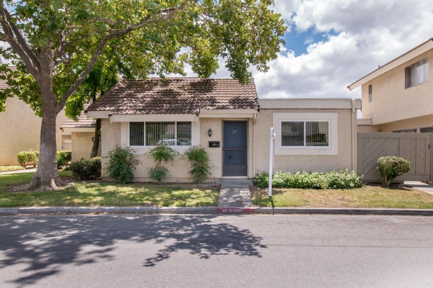 Detail Gallery Image 1 of 1 For 267 Truckee Ln, San Jose,  CA 95136 - 2 Beds | 2 Baths