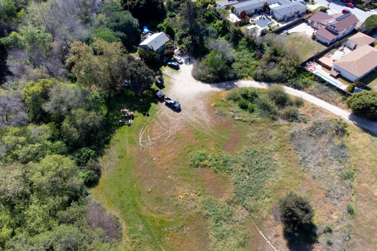 Detail Gallery Image 15 of 22 For 9560 Center St, Carmel,  CA 93923 - 3 Beds | 2/1 Baths