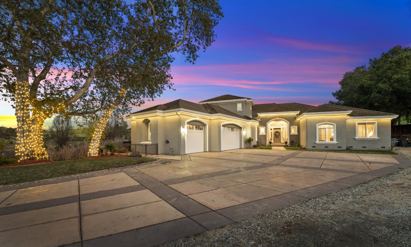 Detail Gallery Image 1 of 1 For 21720 Calero Creek Ct, San Jose,  CA 95120 - 4 Beds | 3/1 Baths