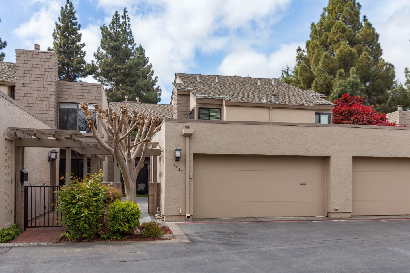 Detail Gallery Image 1 of 1 For 1685 Sandyrock Ct, San Jose,  CA 95125 - 3 Beds | 2/1 Baths