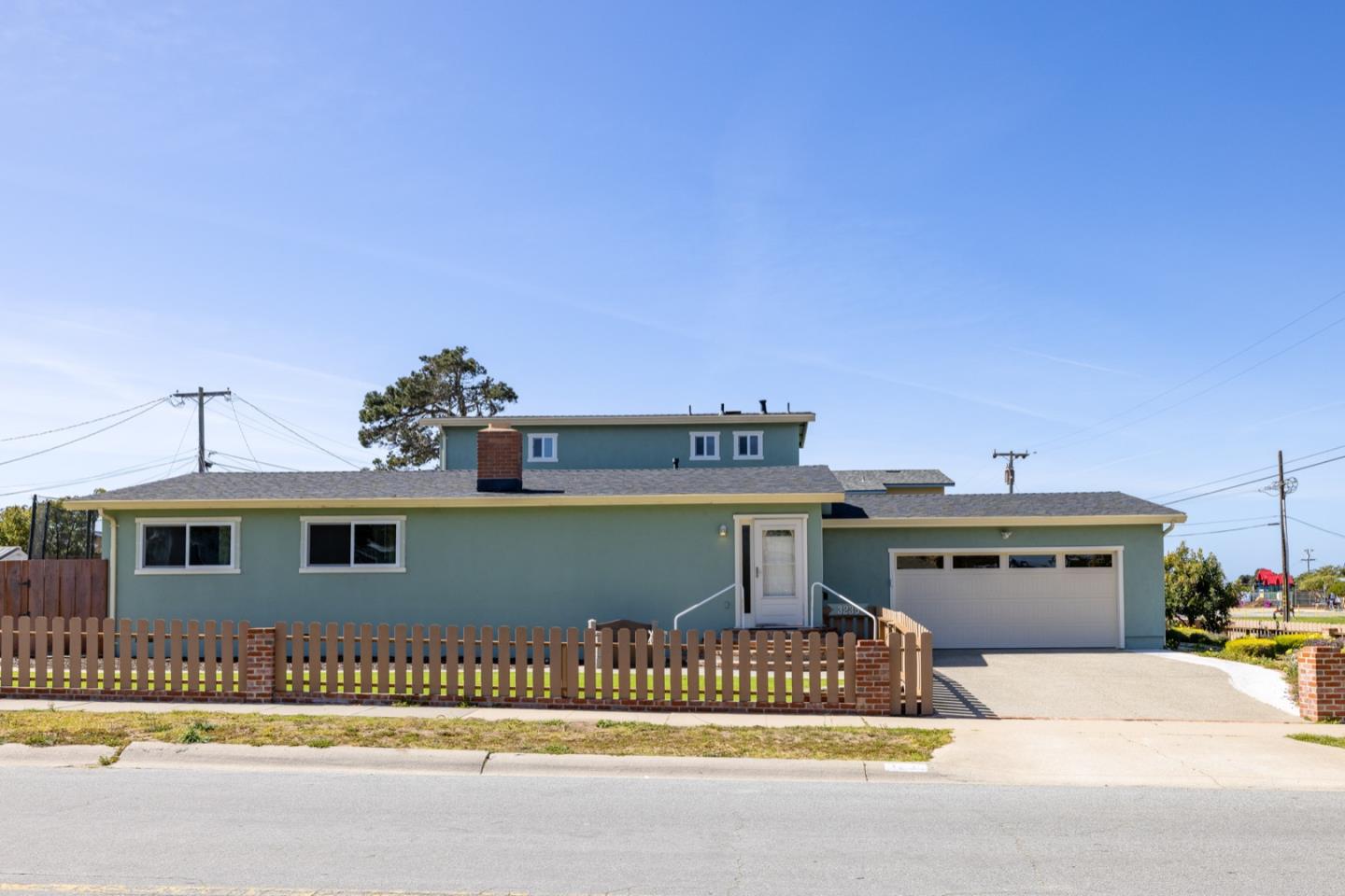 Detail Gallery Image 1 of 1 For 3235 Melanie Rd, Marina,  CA 93933 - 4 Beds | 2/1 Baths