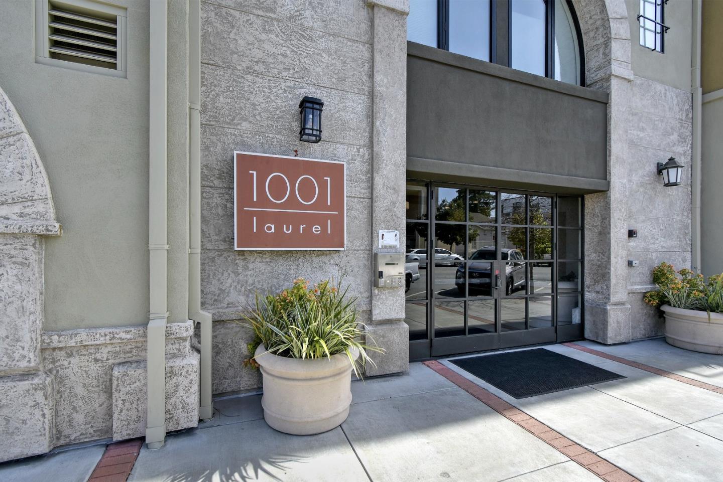 Detail Gallery Image 1 of 1 For 1001 Laurel St #103,  San Carlos,  CA 94070 - 2 Beds | 2 Baths