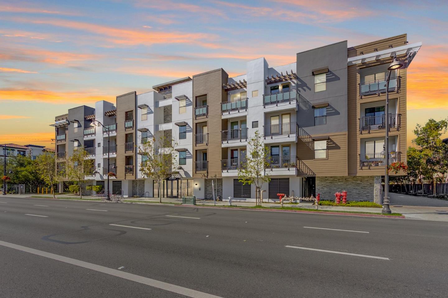 Detail Gallery Image 1 of 1 For 2585 El Camino Real #309,  Santa Clara,  CA 95051 - 3 Beds | 2 Baths