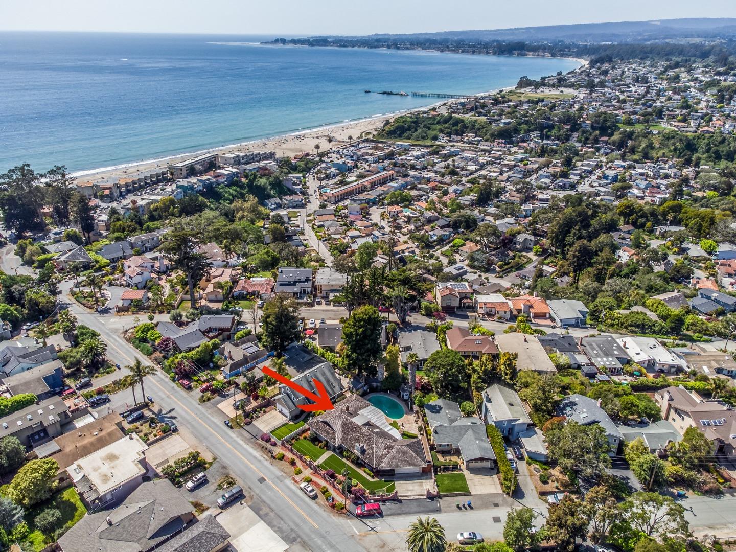 Detail Gallery Image 1 of 1 For 329 Rio Del Mar Blvd, Aptos,  CA 95003 - 3 Beds | 2/1 Baths