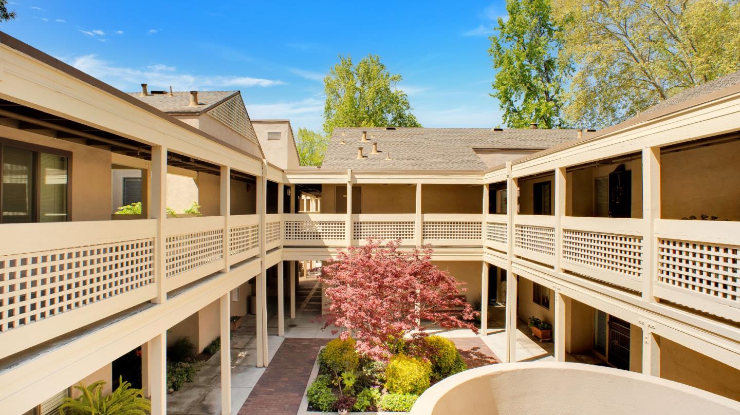 Detail Gallery Image 1 of 1 For 453 Alberto Way #D257,  Los Gatos,  CA 95032 - 2 Beds | 2 Baths