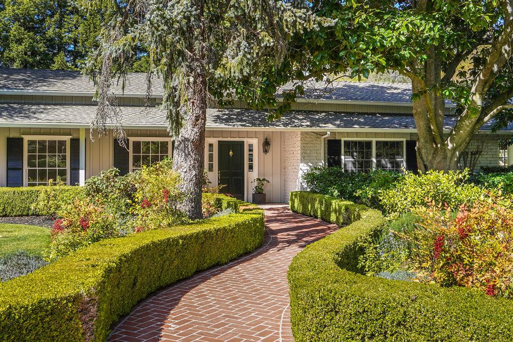 Detail Gallery Image 1 of 1 For 25503 Adobe Ln, Los Altos Hills,  CA 94022 - 5 Beds | 4/1 Baths