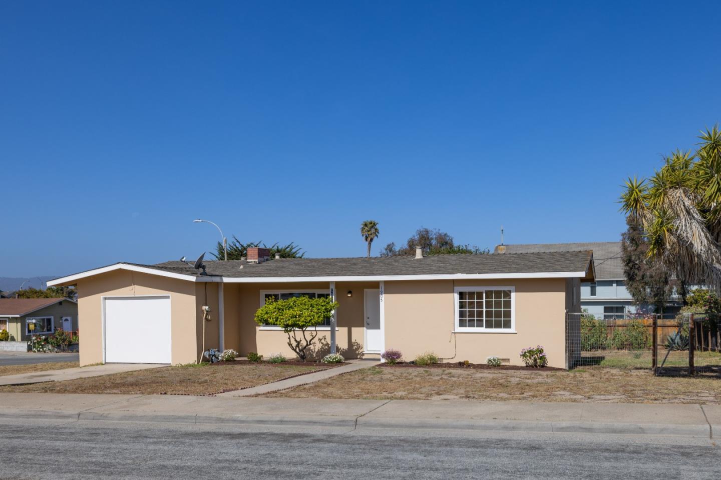 Detail Gallery Image 1 of 1 For 1905 Luzern St, Seaside,  CA 93955 - 3 Beds | 1 Baths