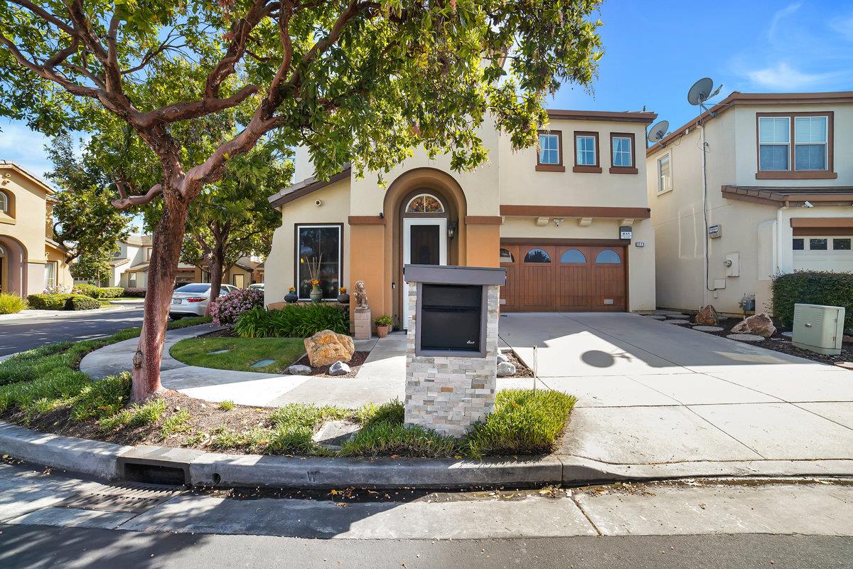 Detail Gallery Image 1 of 1 For 2772 Vineyard Park Pl, San Jose,  CA 95148 - 4 Beds | 2/1 Baths