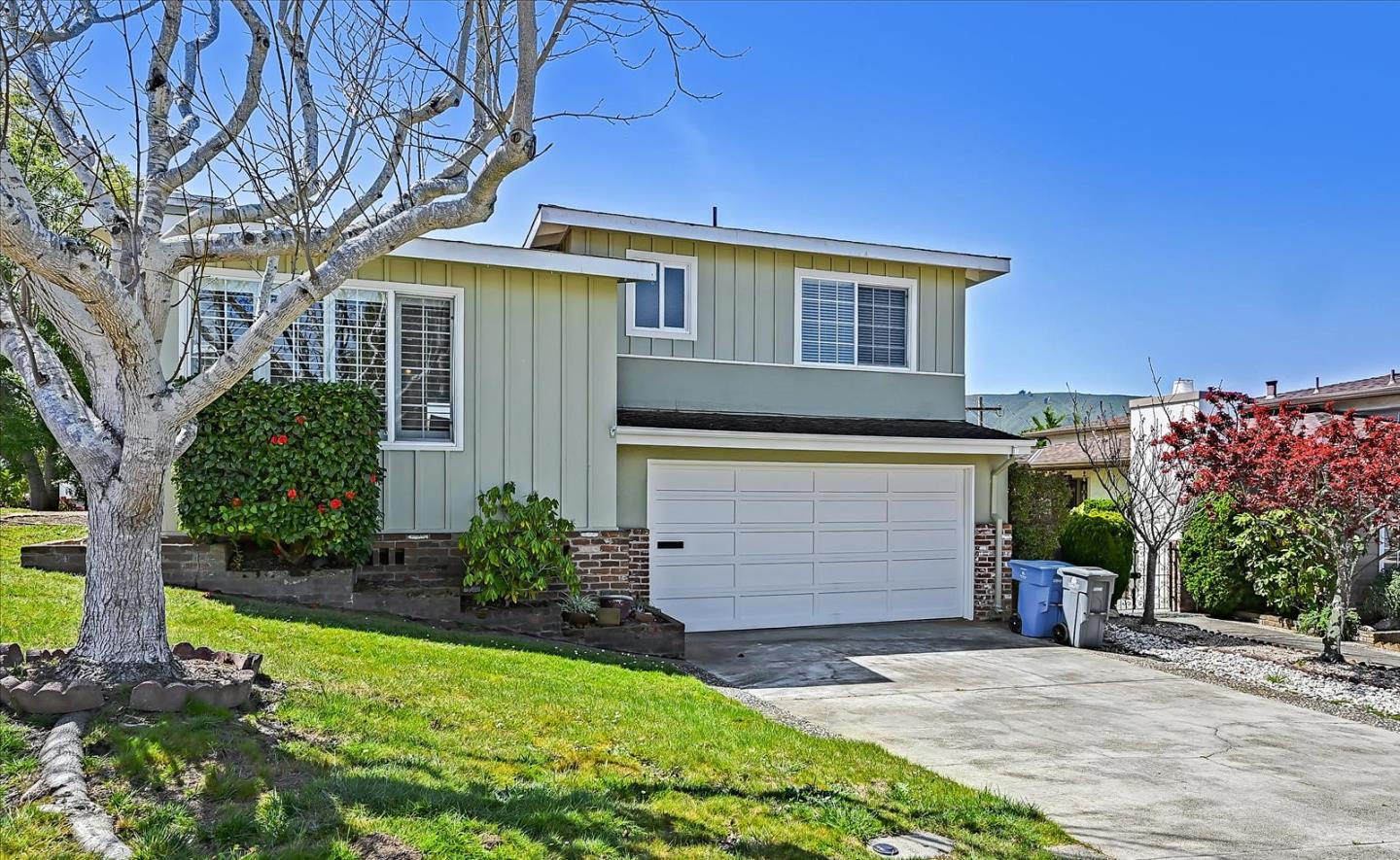 Detail Gallery Image 1 of 1 For 2400 Lexington Way, San Bruno,  CA 94066 - 4 Beds | 2 Baths