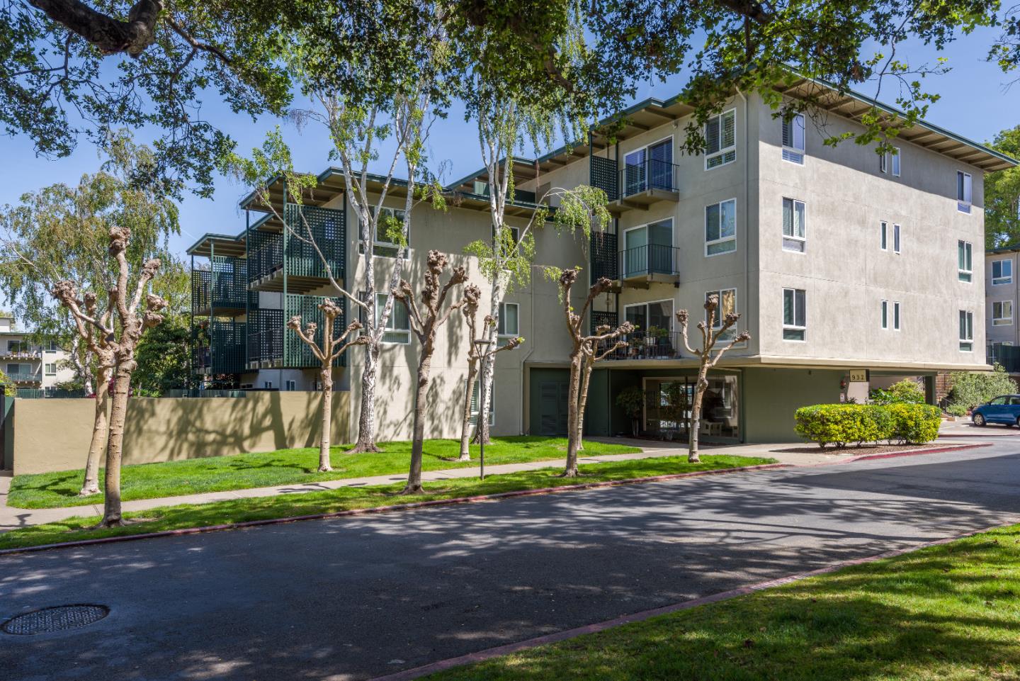 Detail Gallery Image 1 of 1 For 932 Peninsula Ave #207,  San Mateo,  CA 94401 - 1 Beds | 1 Baths