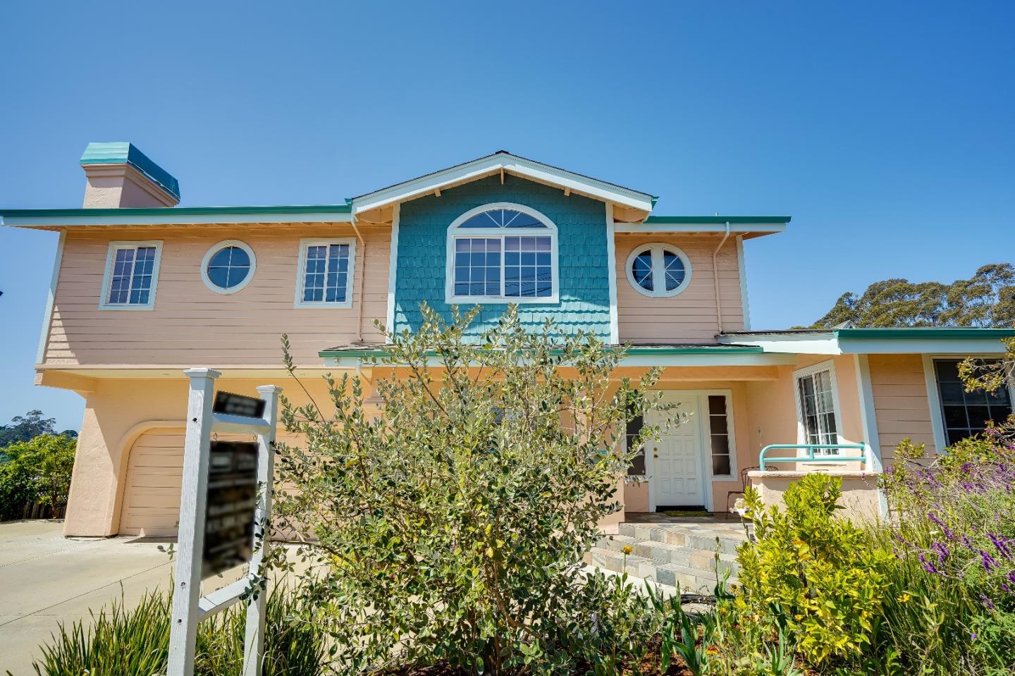 Detail Gallery Image 1 of 1 For 471 Lago Ln, Santa Cruz,  CA 95062 - 3 Beds | 2/1 Baths