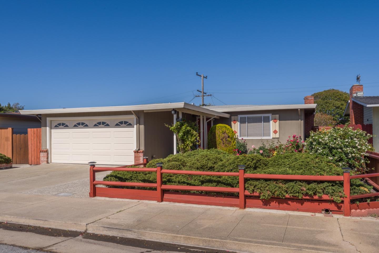 Detail Gallery Image 1 of 1 For 1737 Brooks St, San Mateo,  CA 94403 - 3 Beds | 2 Baths