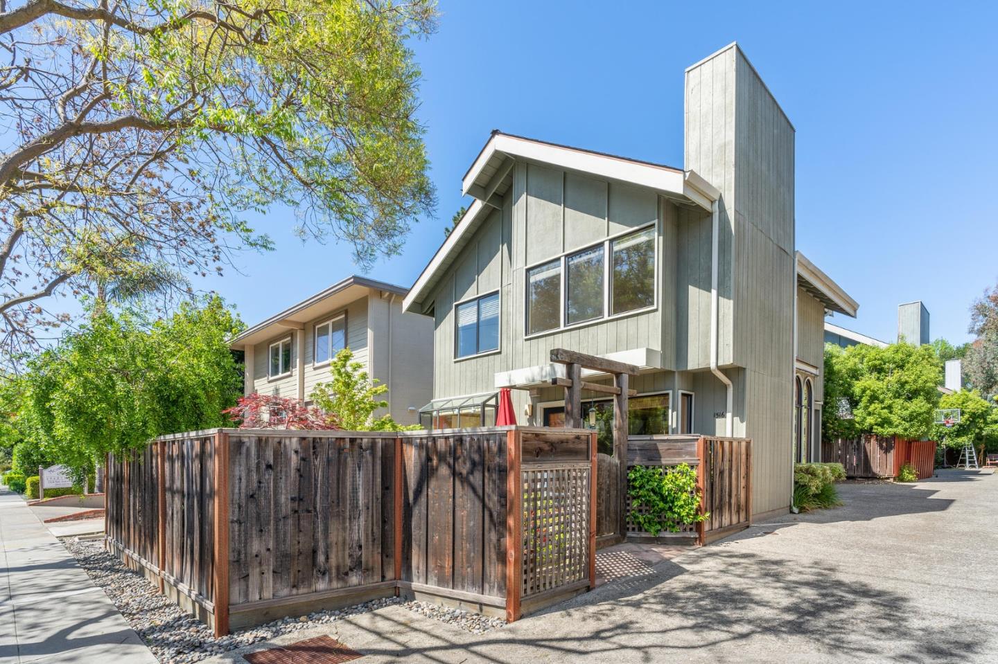 Detail Gallery Image 1 of 1 For 1516 San Antonio Ave, Menlo Park,  CA 94025 - 3 Beds | 2/1 Baths