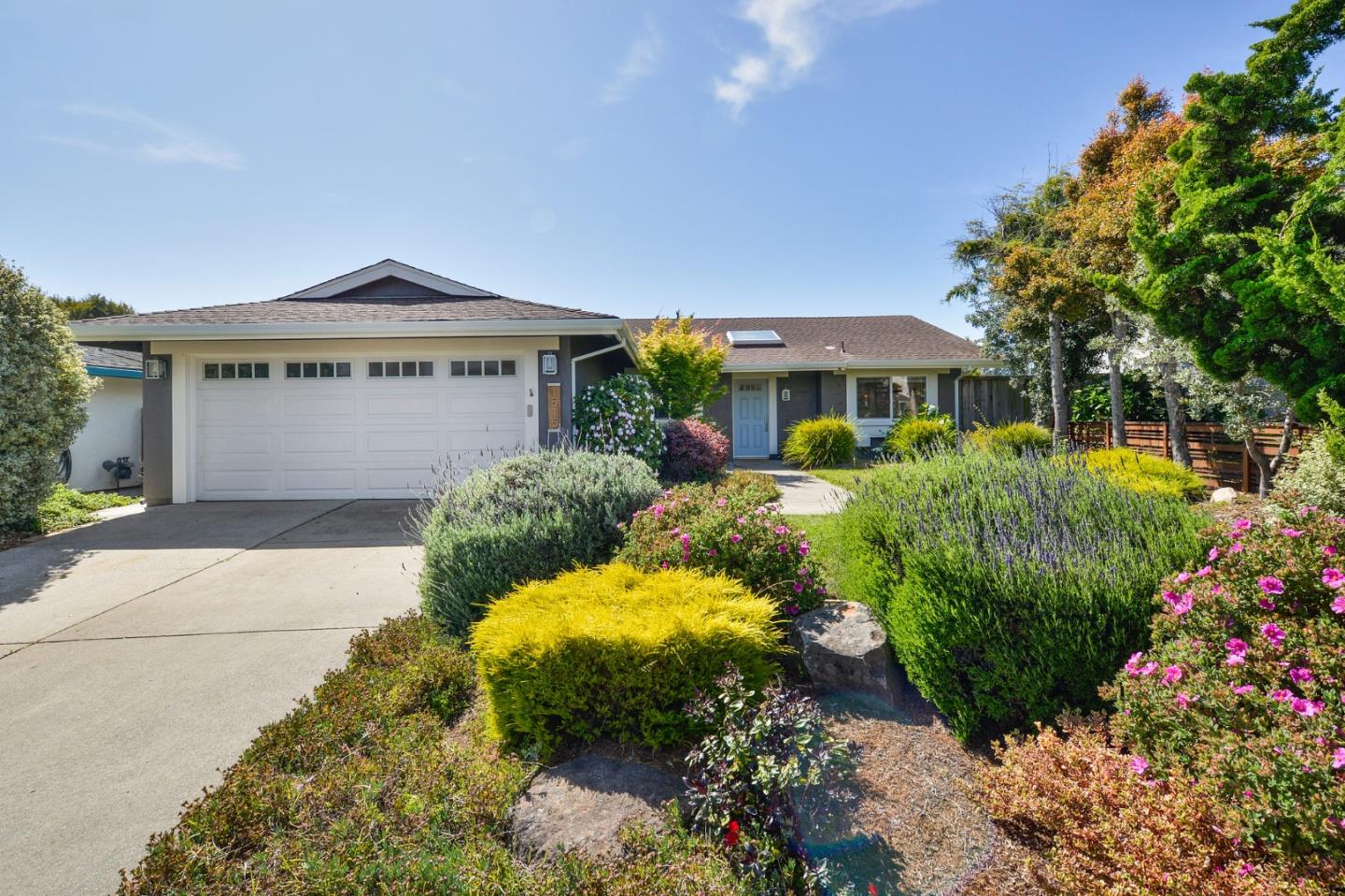 Detail Gallery Image 1 of 1 For 1515 Spinnaker Ln, Half Moon Bay,  CA 94019 - 4 Beds | 2 Baths