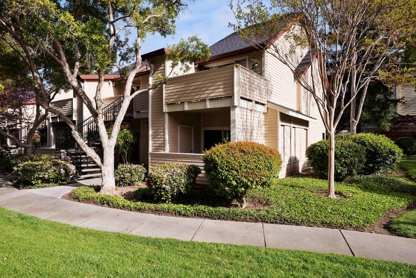 Detail Gallery Image 1 of 1 For 1072 Cedar Gables Dr, San Jose,  CA 95118 - 2 Beds | 2 Baths