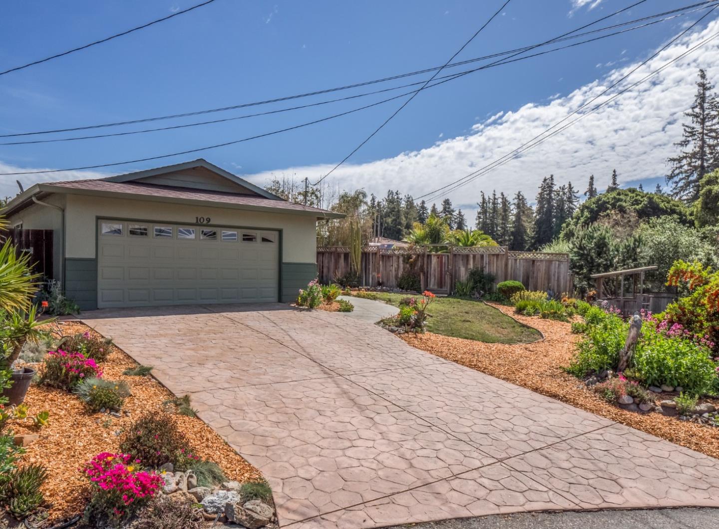 Detail Gallery Image 1 of 1 For 109 Siesta Ct, Aptos,  CA 95003 - 3 Beds | 2 Baths